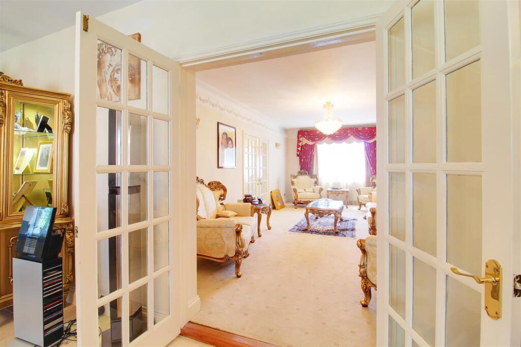 Additional image 3 of Mymms Drive, Brookmans Park, Hatfield