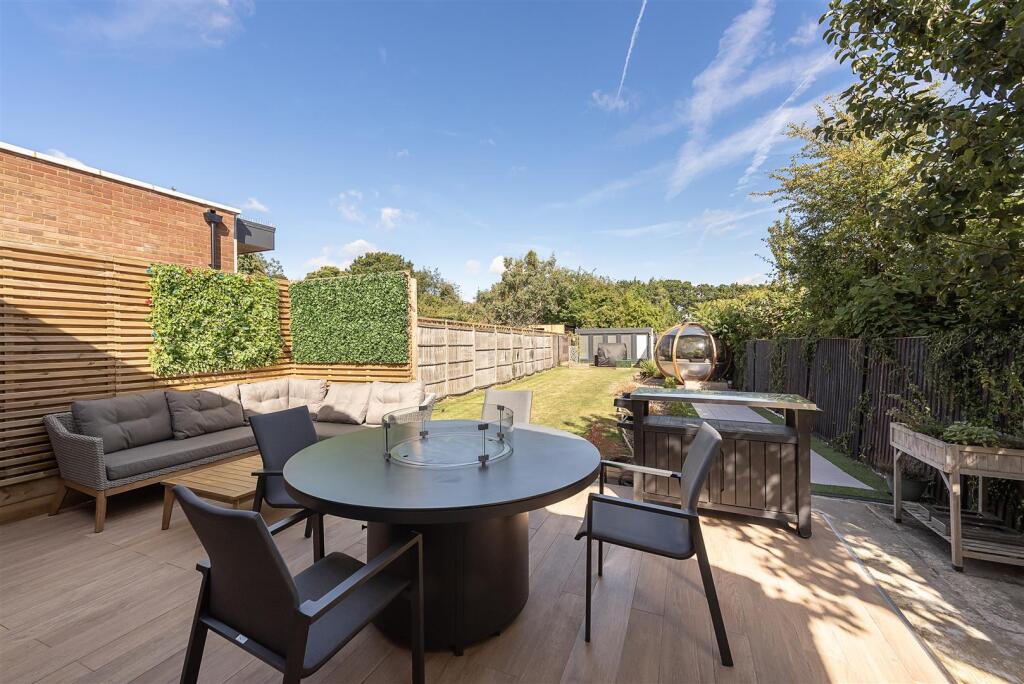 Additional image 11 of Park Rise, Harpenden