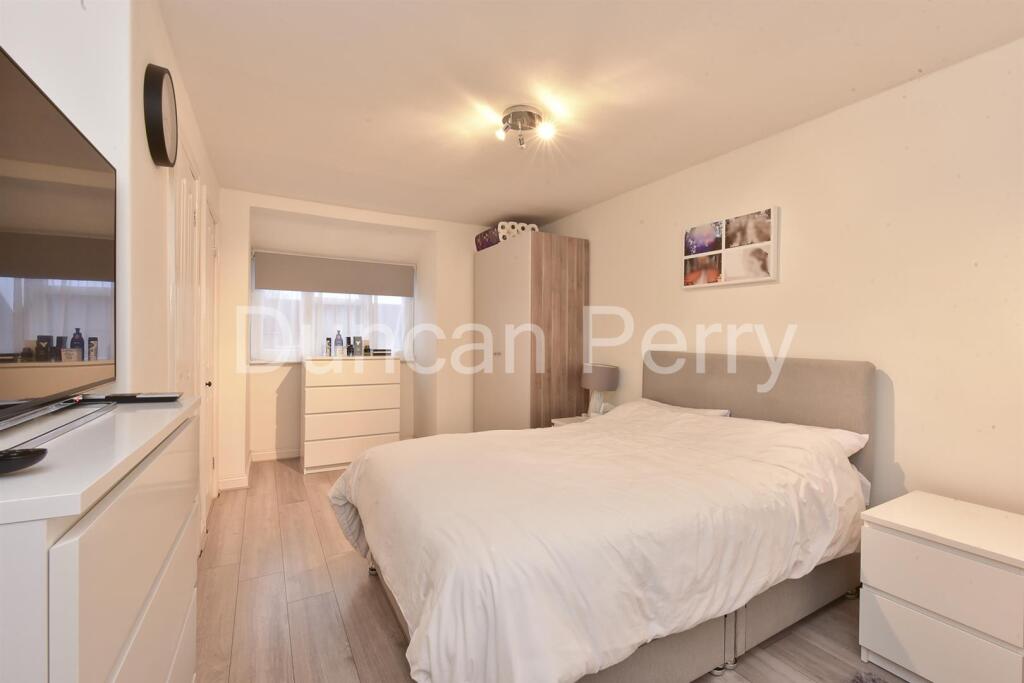 Additional image 6 of Puttocks Drive, Welham Green