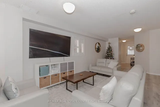 Additional image 8 of 1780 Lampman Ave