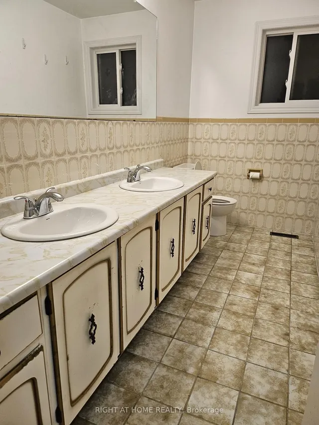 Additional image 14 of 391 Parkview Ave