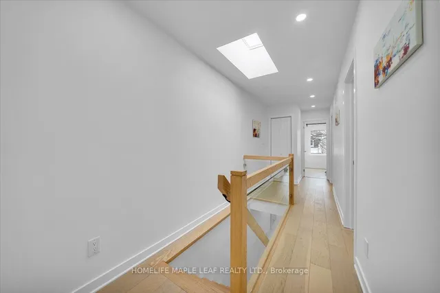 Additional image 19 of 386 Coxwell Ave