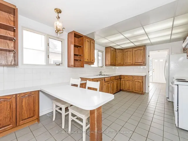 Additional image 20 of 42 Tilden Cres