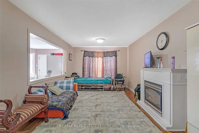 Additional image 16 of 21 Sprucelands Ave