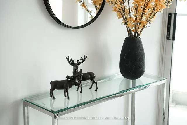 Additional image 5 of 18 Yonge St Unit 3109