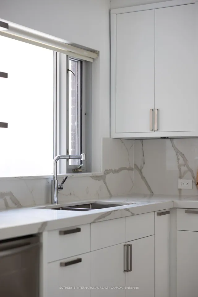 Additional image 15 of 208 Hillhurst Blvd