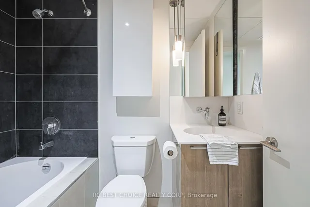 Additional image 7 of 650 King St Unit 410