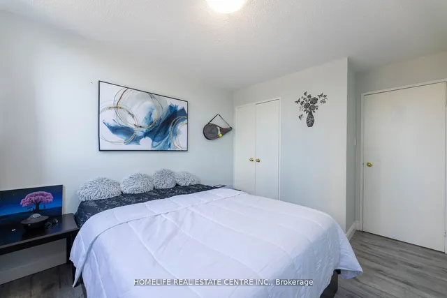 Additional image 23 of 3700 Kaneff Cres Unit 411