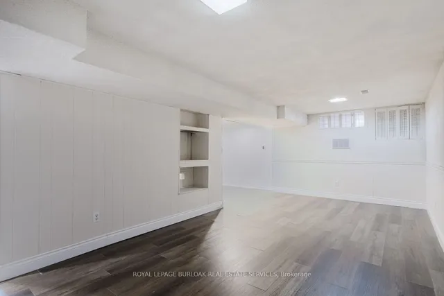 Additional image 24 of 2241 Melanie Crt