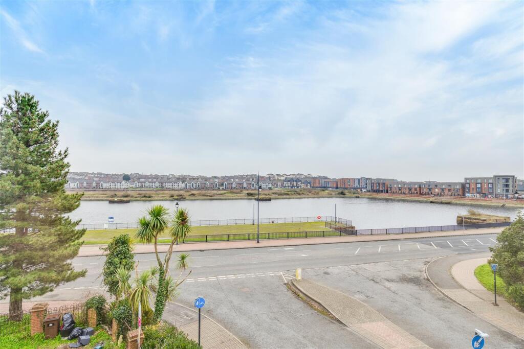 Additional image 3 of Rhodfa Sweldon, Barry