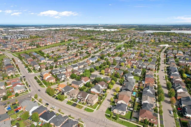 Additional image 39 of 956 Huffman Cres