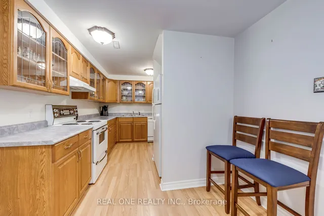 Additional image 31 of 566 Blenheim Cres