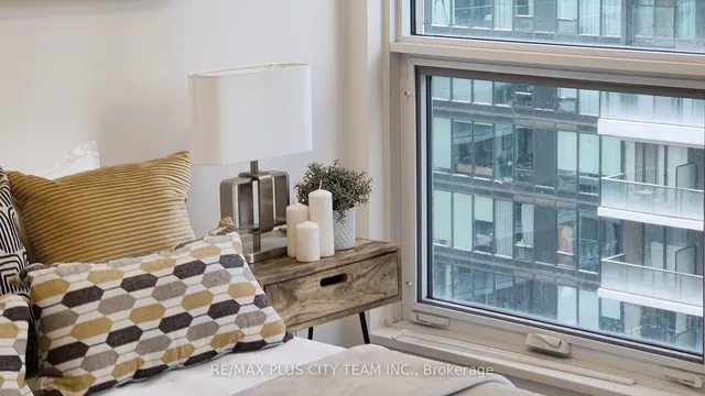 Additional image 16 of 35 Mercer St Unit 1613