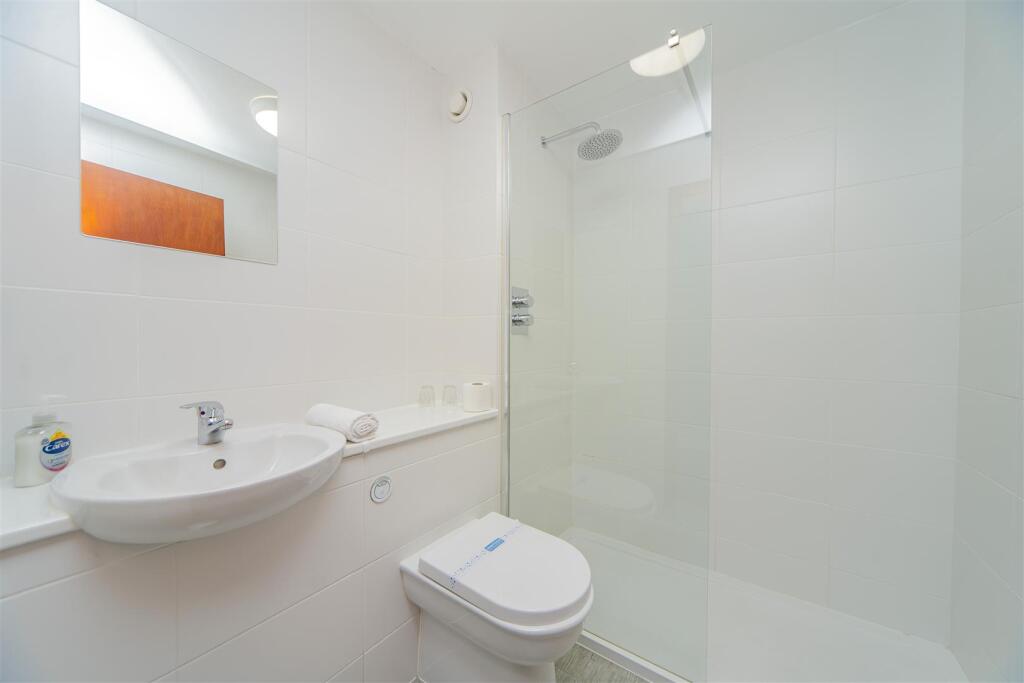 Additional image 18 of Rhoose