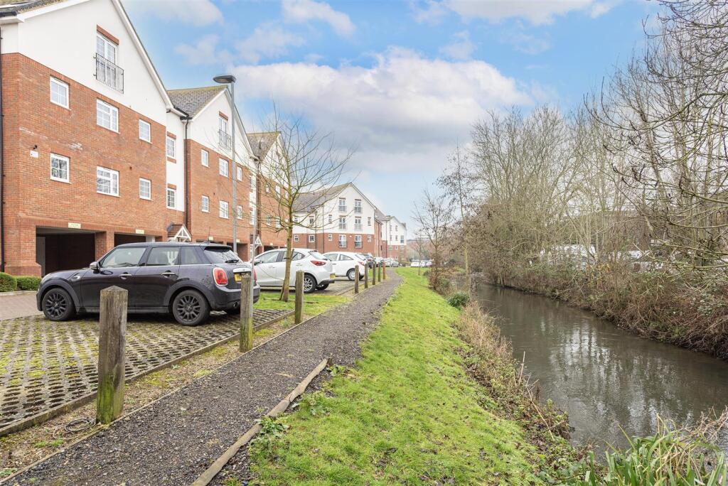 Additional image 11 of Millstone Way, Harpenden