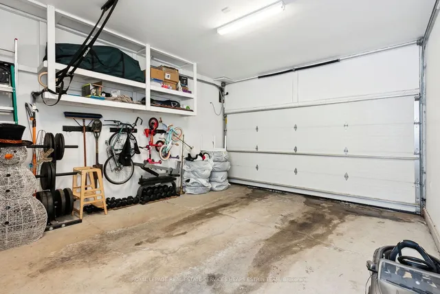 Additional image 36 of 161 Macpherson Ave