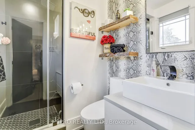 Additional image 30 of 3484 Riverspray Cres