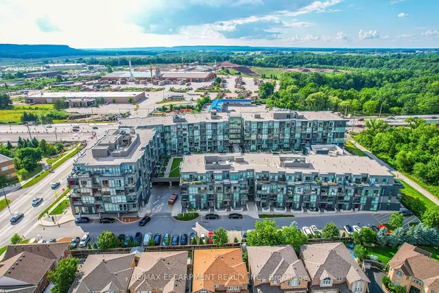 5230 DUNDAS St Unit 527