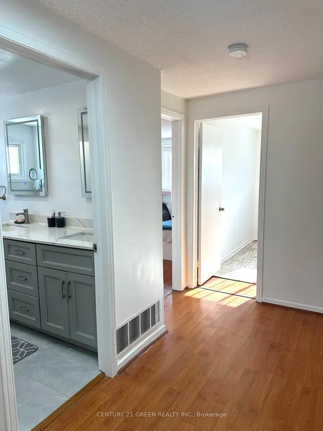 Additional image 16 of 864 Laurier Ave