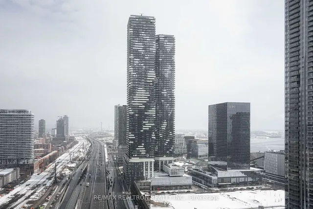 Additional image 20 of 18 Yonge St Unit 3109