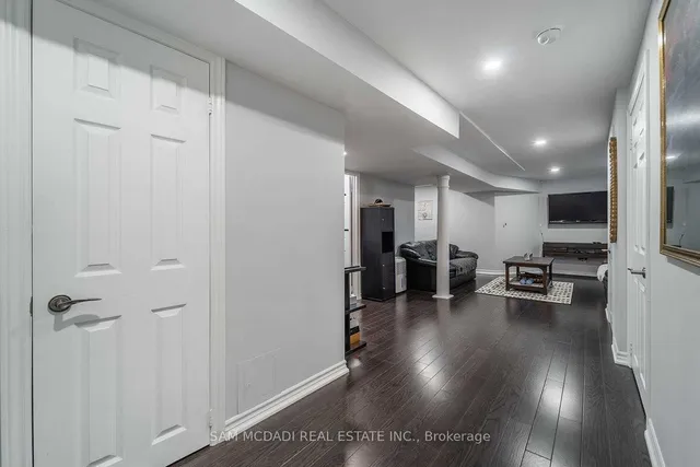 Additional image 19 of 5599 Brenchley Ave
