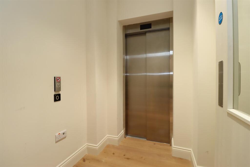 Additional image 13 of Modern luxury in a prestigious coastal location