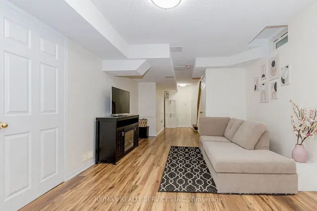 Additional image 30 of 47 Oakmeadow Dr