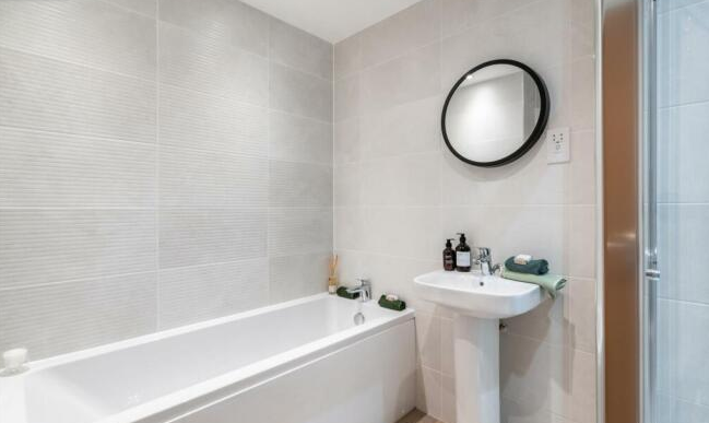 Additional image 6 of Dog Kennel Lane, Shirley B90