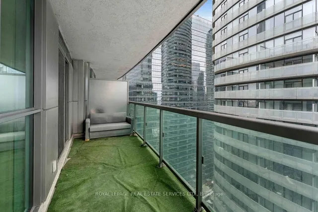 Additional image 20 of 19 Grand Trunk Cres Unit 3709
