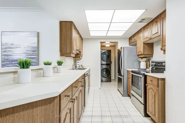 Additional image 9 of 20 Guildwood Pkwy Unit 610