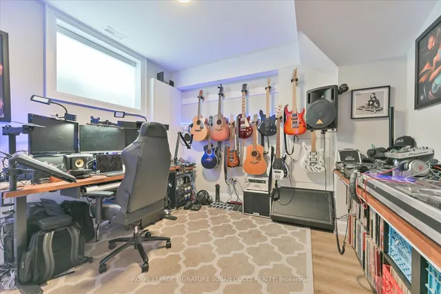 Additional image 35 of 39 Amsterdam Ave