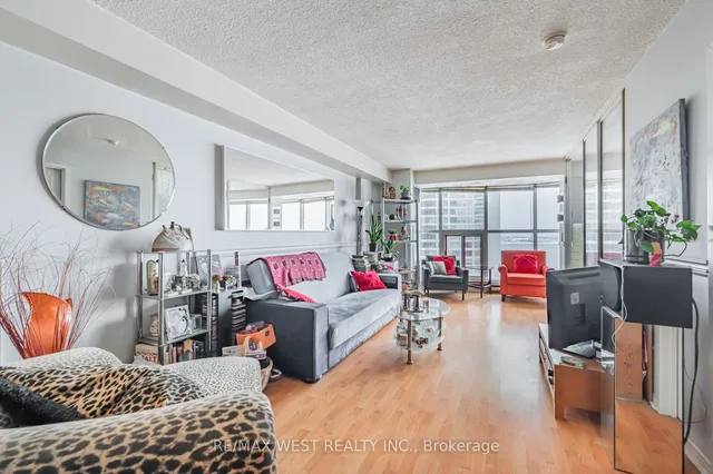 Additional image 2 of 99 Harbour Sq Unit 1804