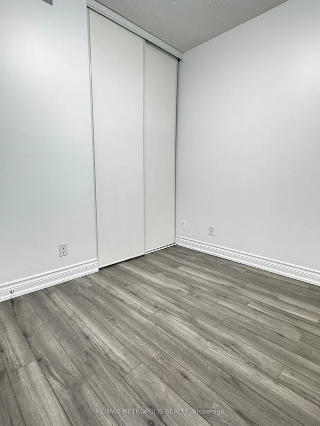 Additional image 19 of 18 Lee Centre Dr Unit 1613