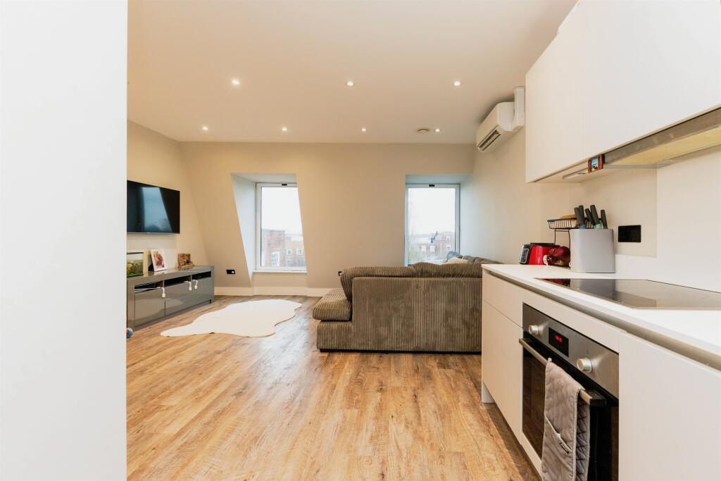 Additional image 9 of Parkway, Welwyn Garden City