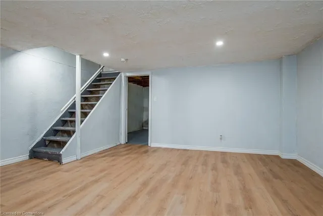 Additional image 35 of 144 Jansen Ave Unit 2