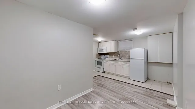 Additional image 22 of 260 Connaught Ave