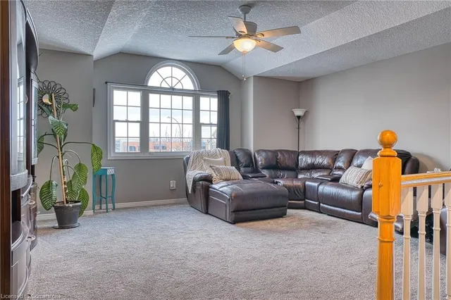 Additional image 13 of 105 Woodbine Ave