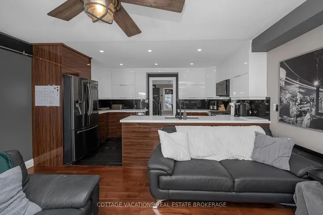 Additional image 14 of 2396 Emerson Dr