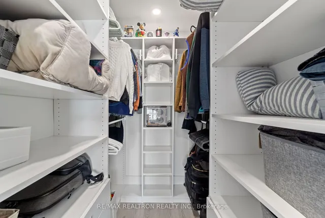 Additional image 33 of 130 Neptune Dr Unit 1501