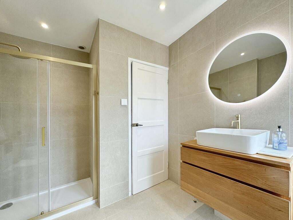 Additional image 16 of Laburnum Way, Bromley, BR2