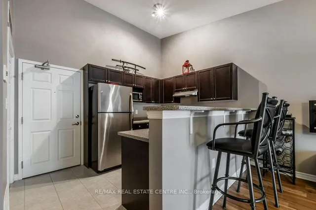 Additional image 4 of 1360 Main St Unit 409