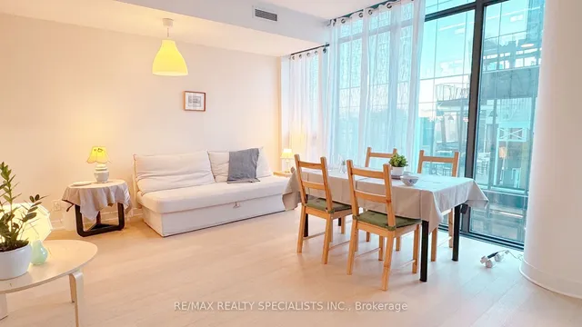 Additional image 4 of 15 Beverley St Unit 905