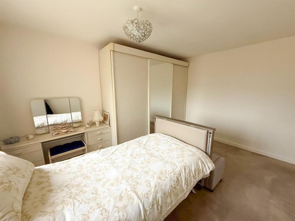 Additional image 9 of Aire Crescent, Cross Hills