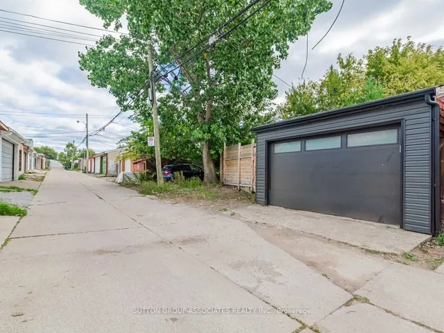 Primary image of 112 Pendrith St