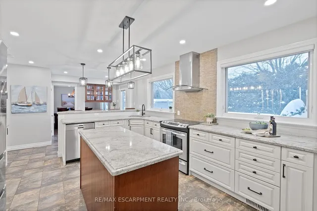 Additional image 11 of 344 Camelot Crt