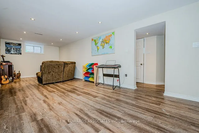 Additional image 29 of 329 Silvana Cres