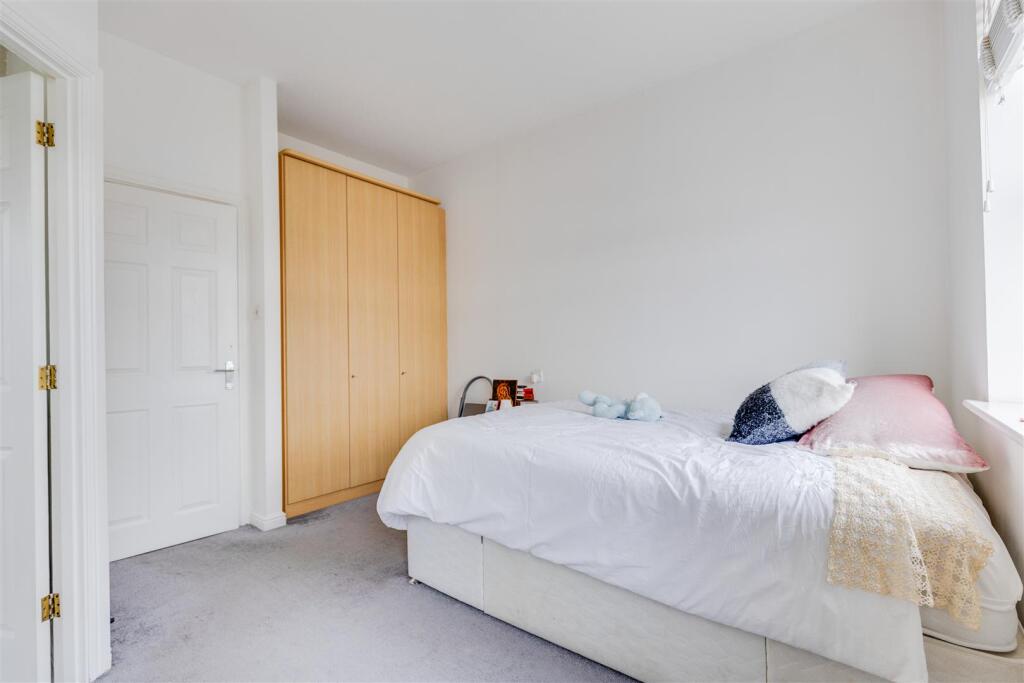 Additional image 16 of Rhodfa Sweldon, Barry