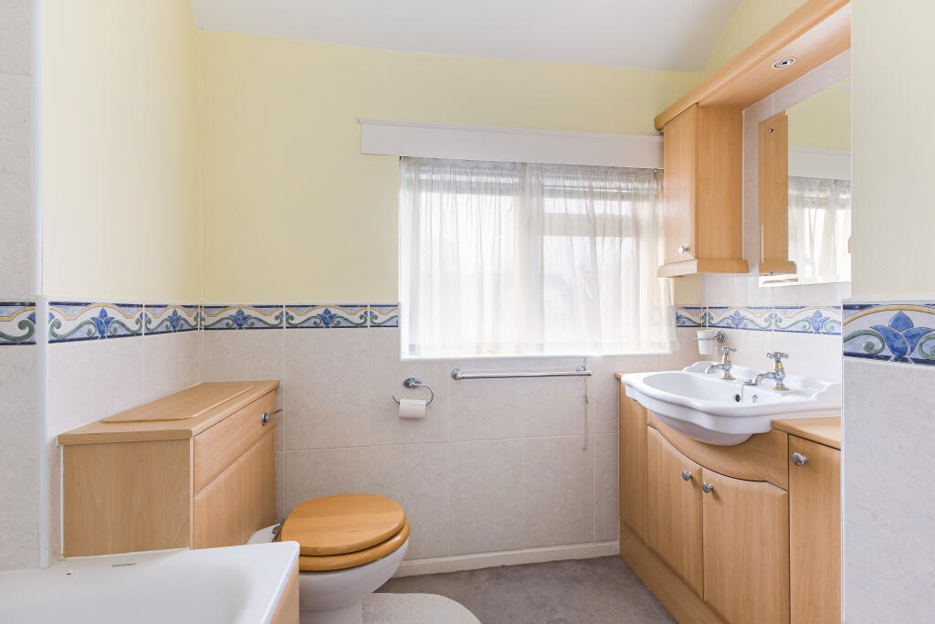 Additional image 7 of Wood End Hill, Harpenden, AL5