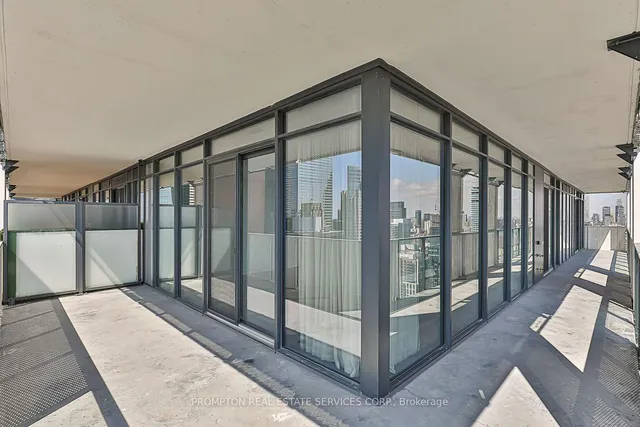 Additional image 22 of 20 Lombard St Unit 3902