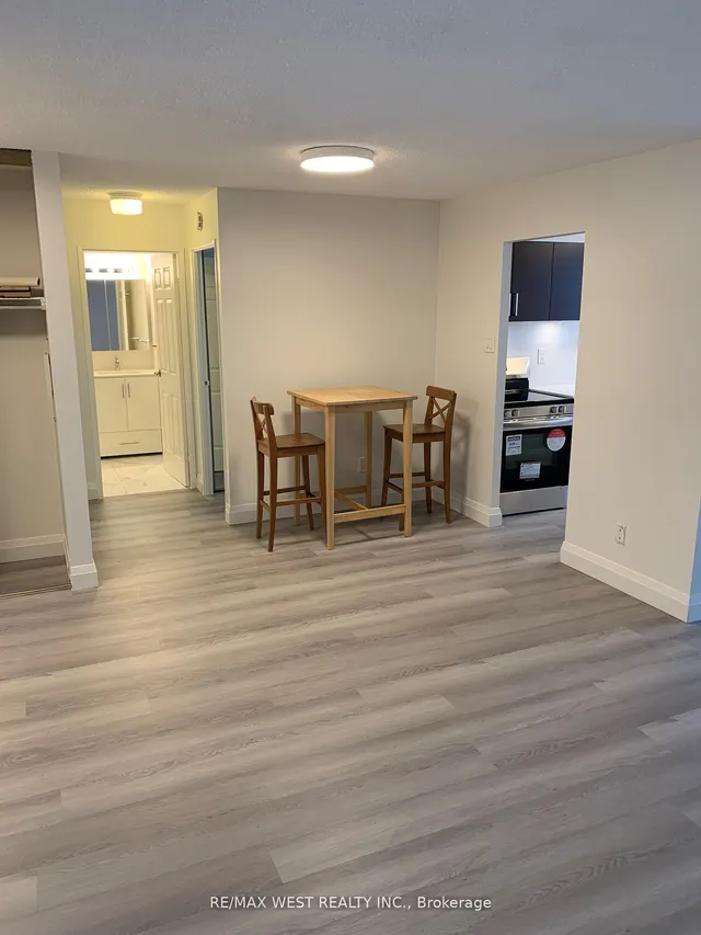 Additional image 4 of 73 McCaul St Unit 630